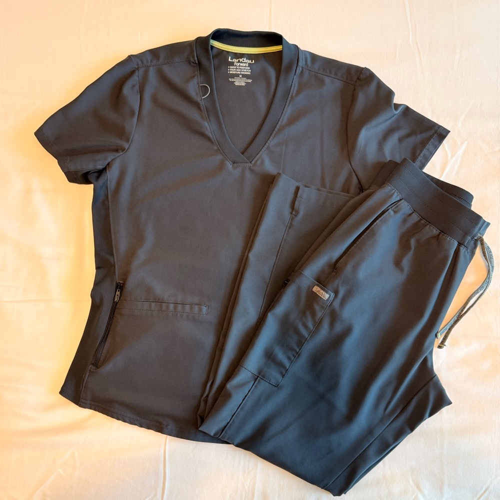 Landau Forward Scrub Set